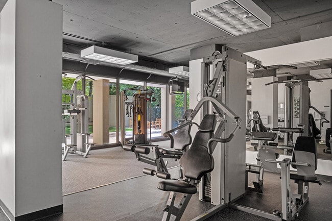 Building Photo - 2575 Peachtree Rd NE