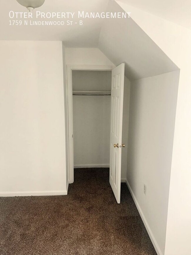 Building Photo - 2BR/1BA Sunny West Philly Apt with Washer/...