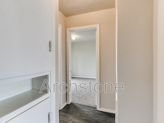 Building Photo - 1308 Kinkaid Dr