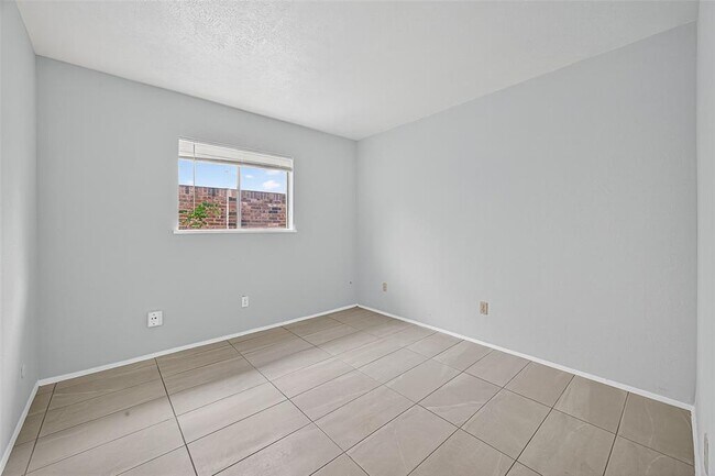 Building Photo - 15815 Ironside Creek Dr