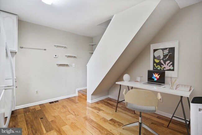 Building Photo - 2222 Gough St