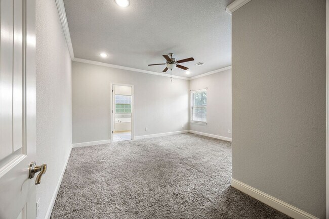 Building Photo - 2237 Aspen