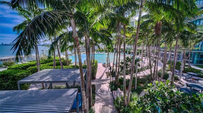 Building Photo - 480 NE 31st St