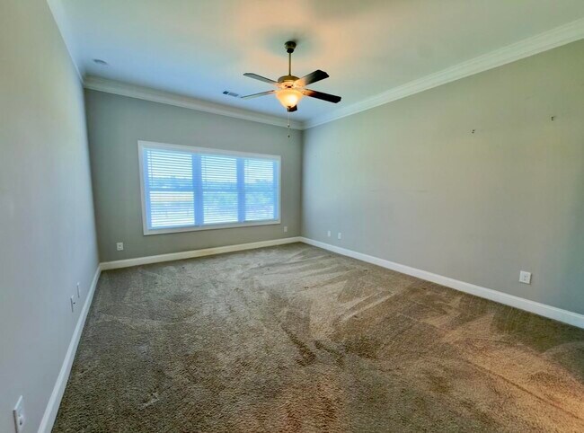 Building Photo - 121 Alexander Lakes Dr