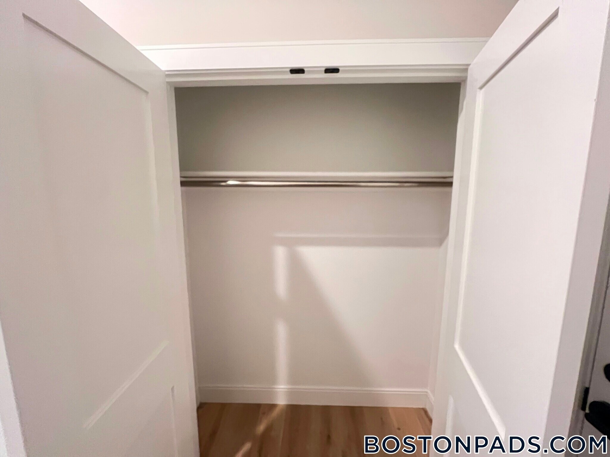 Building Photo - 157 Everett St