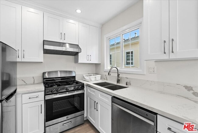 Building Photo - 1165 Stanford St