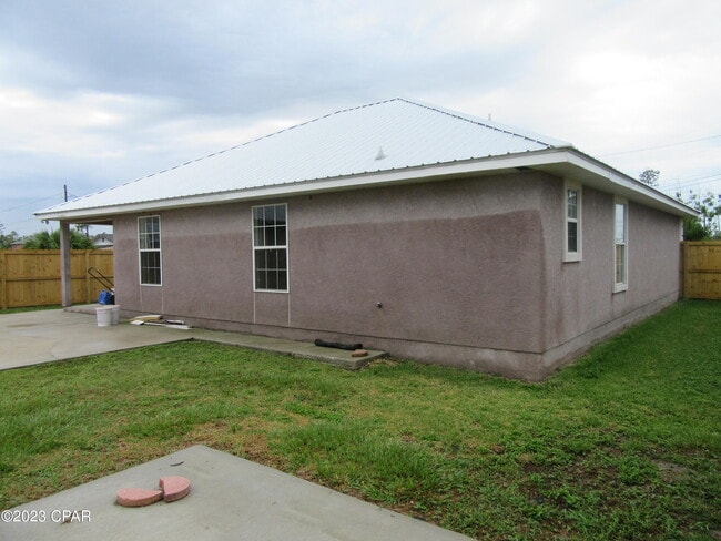 Building Photo - 6201 Ivy Rd