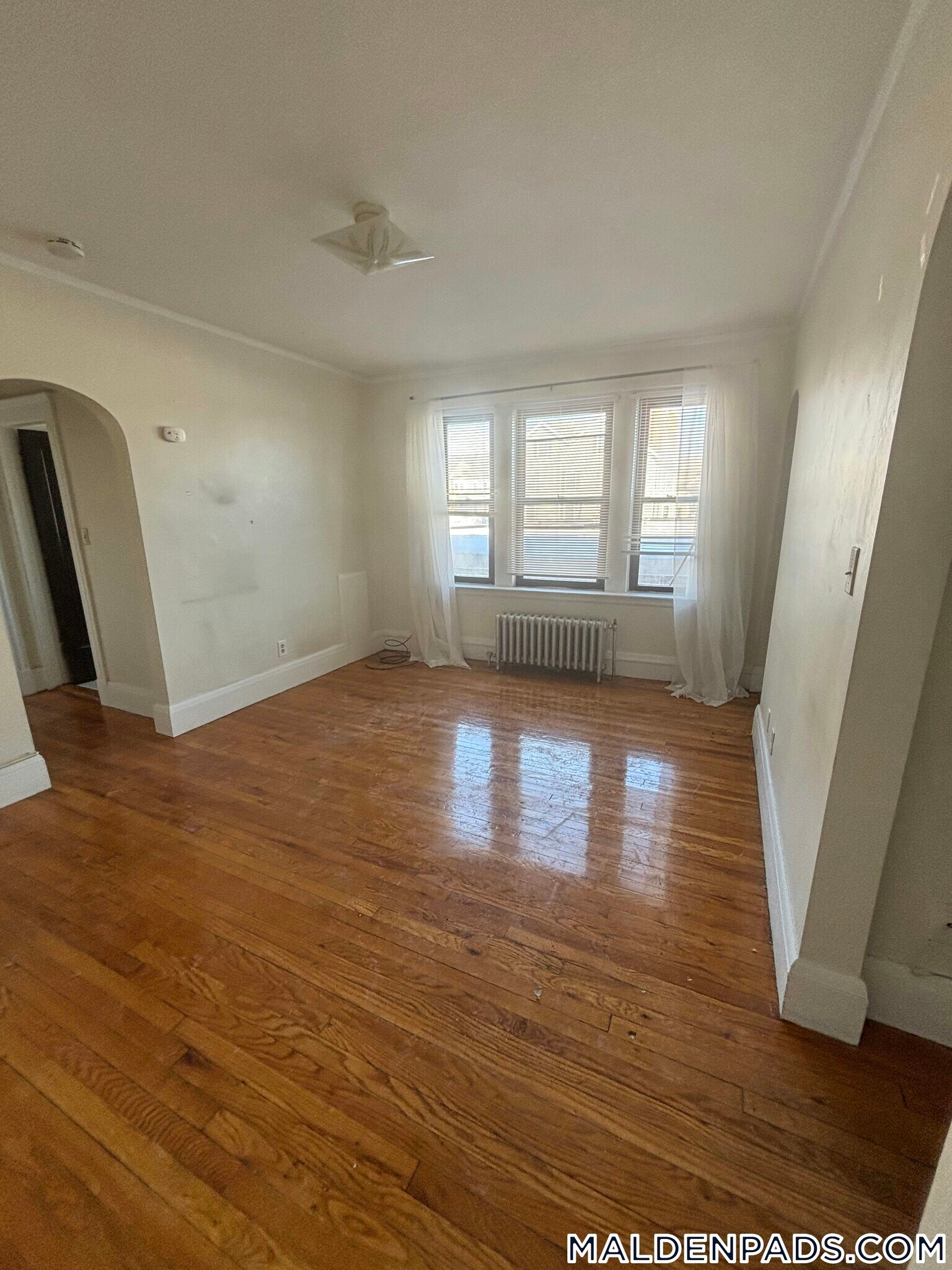 Building Photo - 349 Pleasant St