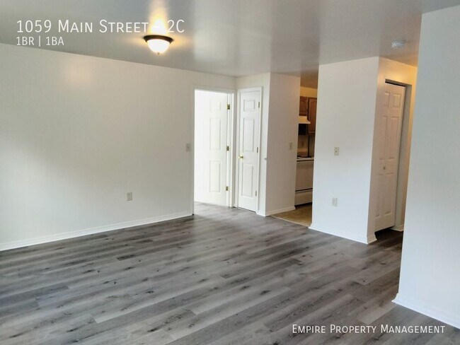 Building Photo - 2nd Floor: 1 Bedroom / 1 Bathroom Apartmen...