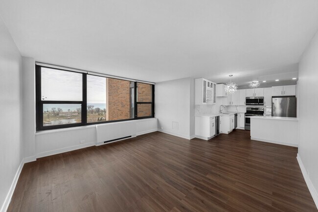 Building Photo - 1850 N Clark St