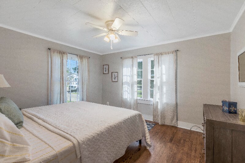 Building Photo - 108 Sharon St