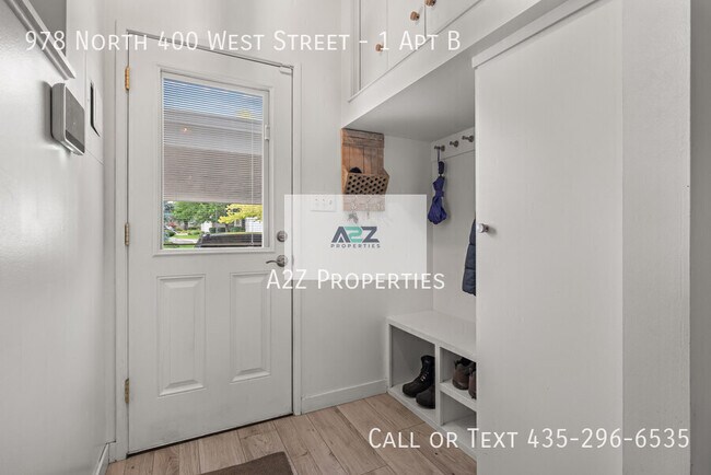 Building Photo - 978 N 400 W St