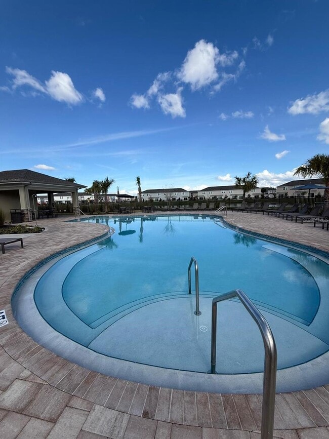 Building Photo - 2976 Skyline Lp