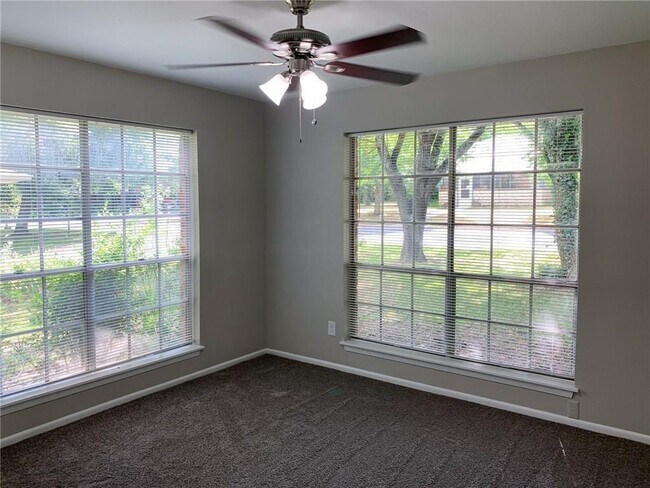 Building Photo - 11303 Titian Dr
