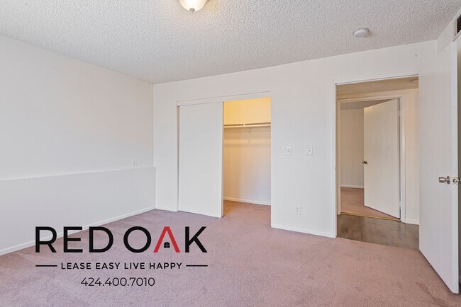 Building Photo - 949 White Knoll Dr