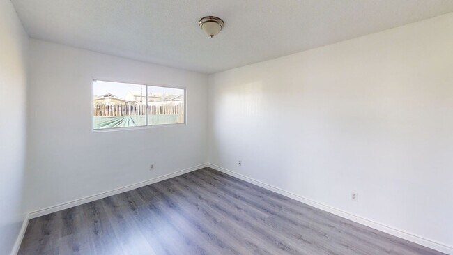 Building Photo - 1481 E Jacinto View Rd