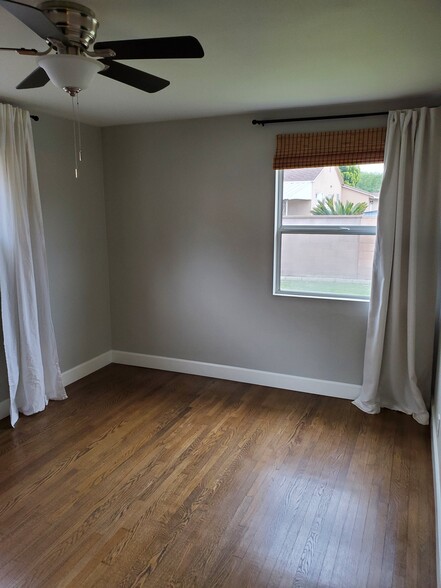 bedroom4 back window - 8608 Harrison Way