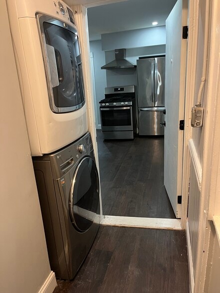 Building Photo - 114 Tenney St