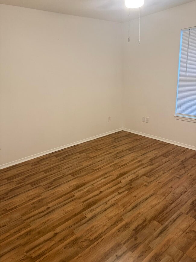 Building Photo - 1834 Shay-Lin Ct