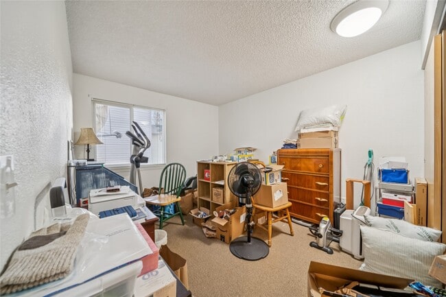 Building Photo - 424 E Dogwood Ave