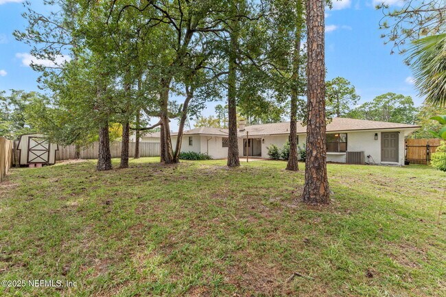Building Photo - 9783 Viceroy Dr E