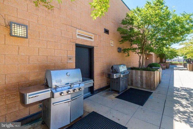 Building Photo - 1010 Massachusetts Ave NW