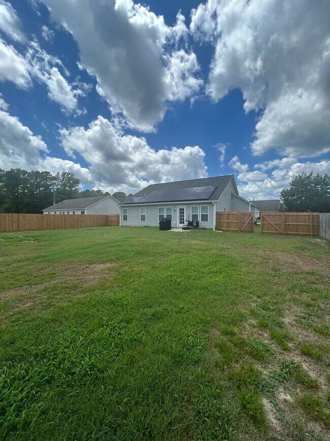 Building Photo - 102 Gobblers Way