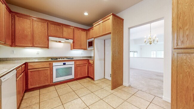 Building Photo - Desirable Skyhawk 3 bedroom Tri-Level Single Family