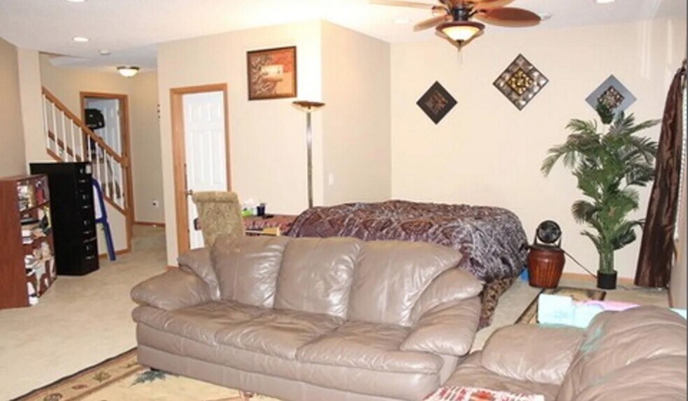 Building Photo - 5120 Yuma Ln N