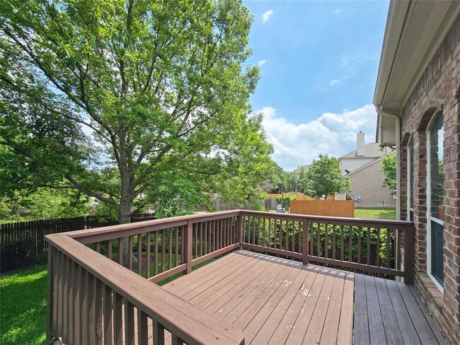 Building Photo - 9901 Bundoran Dr