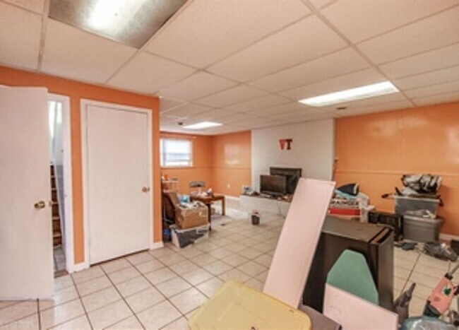 Building Photo - Blacksburg, Very spacious 2 BR / 2 BA, Available in August