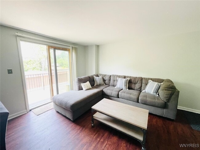 Building Photo - 110 Charter Oaks Dr