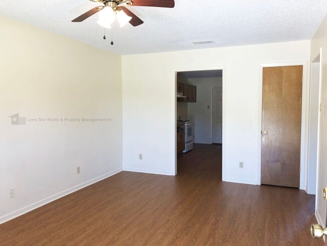 Building Photo - 1107 White Ave