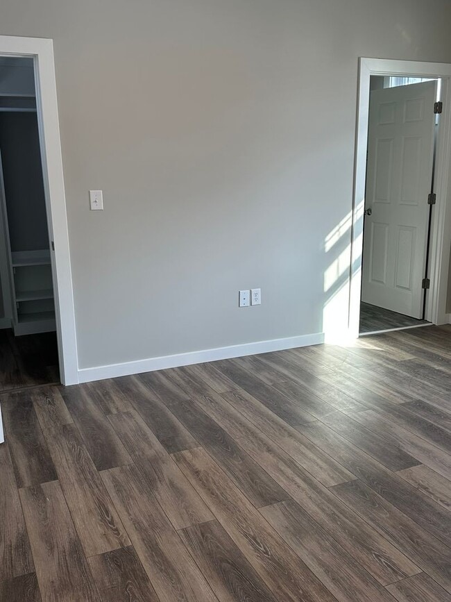 Building Photo - Short term lease. New Construction 4BR/4.5BA Great Location!