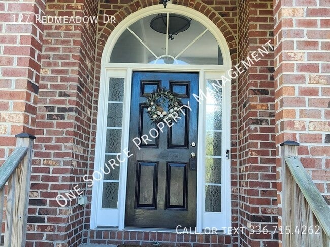 Building Photo - 127 Redmeadow Dr