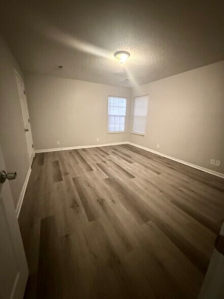 Building Photo - 3158 16th Ave