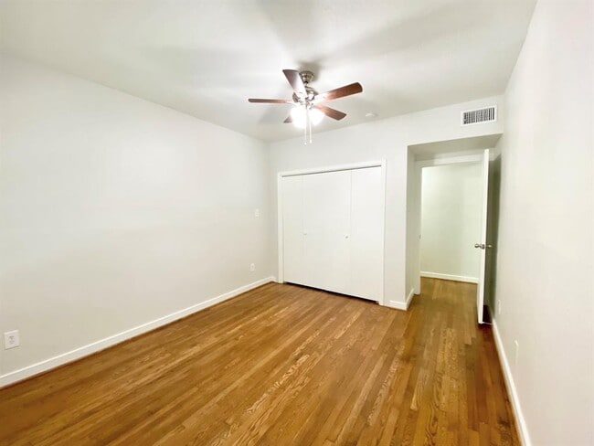 Building Photo - 4021 Mandell St