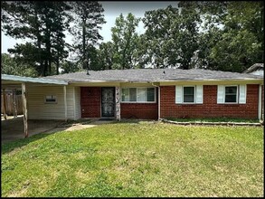 Building Photo - 7409 Skylark Dr