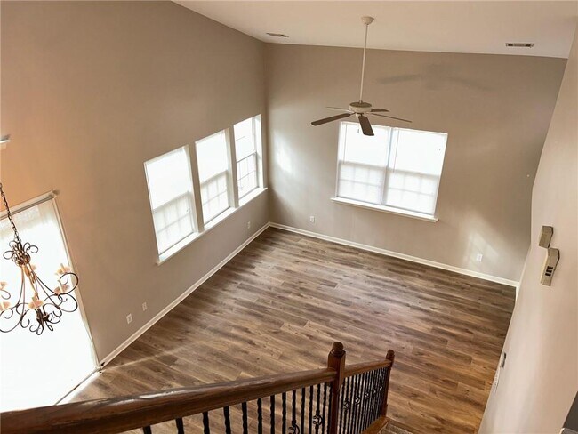 Building Photo - 416 Chatooga Ln