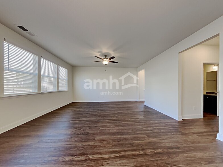 Building Photo - 108 Fairway Crossing Way