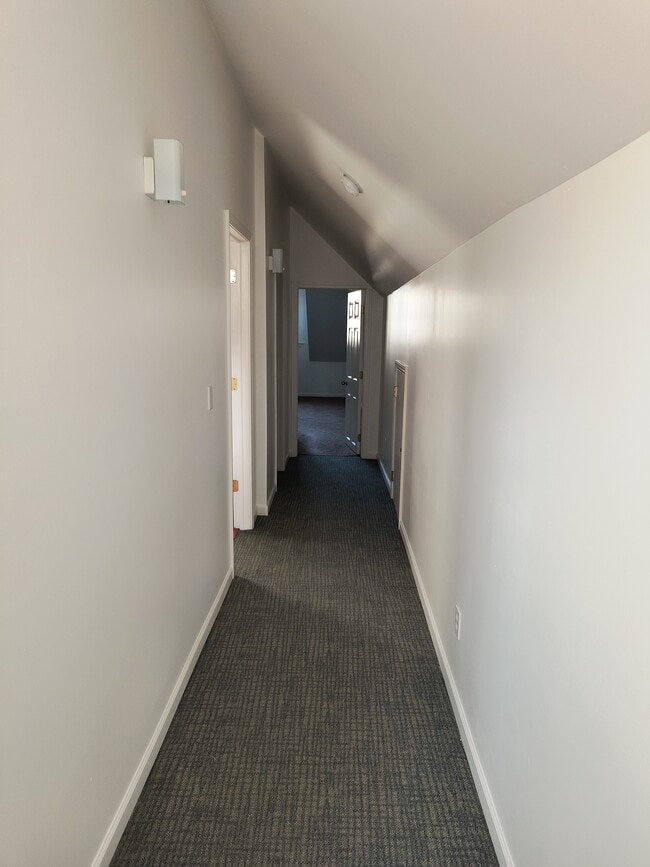 Building Photo - 11 Cottage Pl