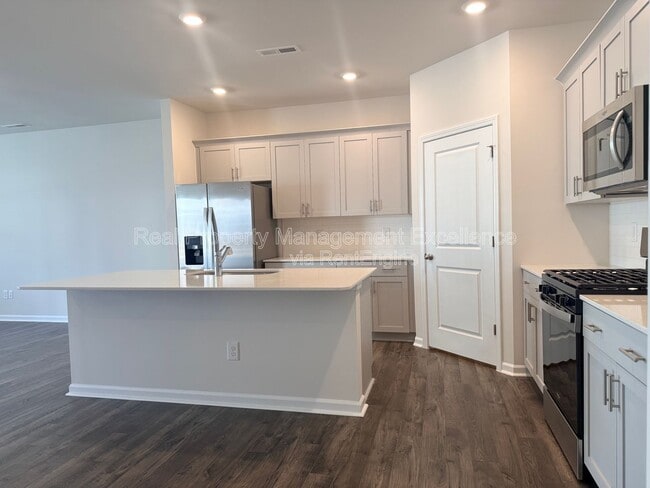 Building Photo - 828 Old Tarboro Rd