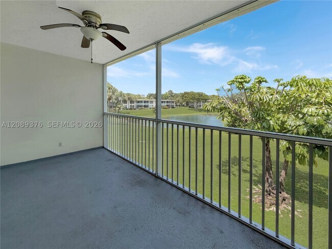 Building Photo - 3641 Oaks Clubhouse Dr