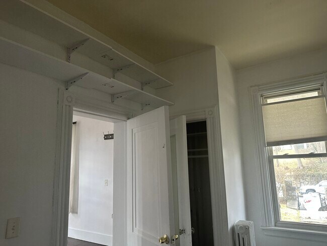 Building Photo - 14 Fairview Pl