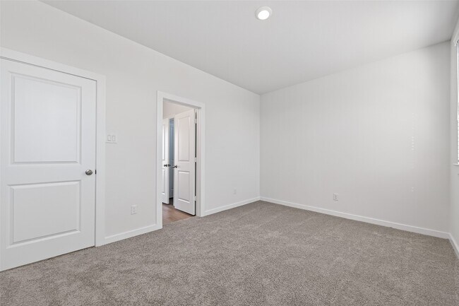 Building Photo - 3223 Loam Ln