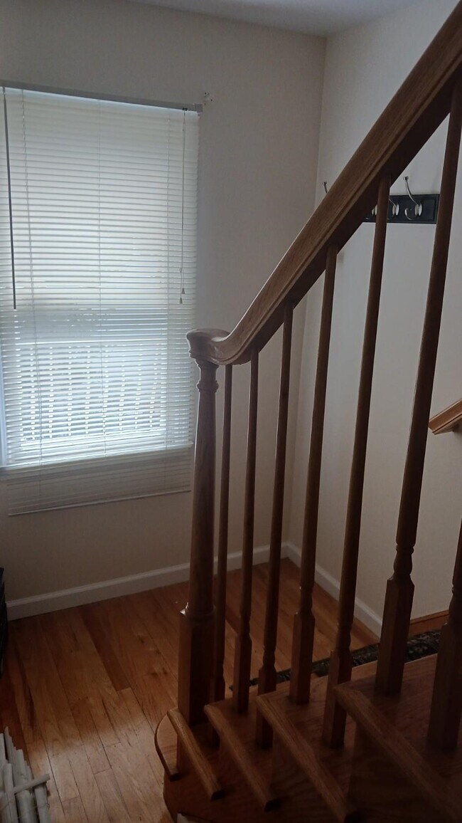 Building Photo - 316 Linden Ave