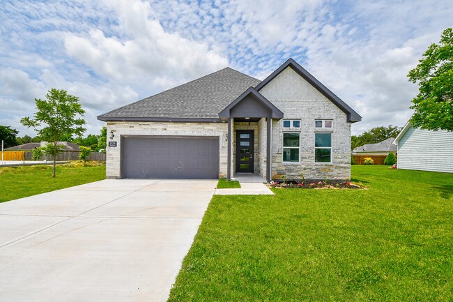 Building Photo - 209 Silverleaf Rd
