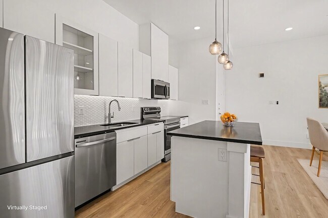Building Photo - 2217 N Fitzhugh Ave