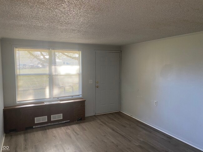 Building Photo - 2000 Indianapolis Rd