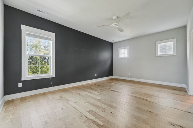 Building Photo - 444 Beacon Ridge Blvd